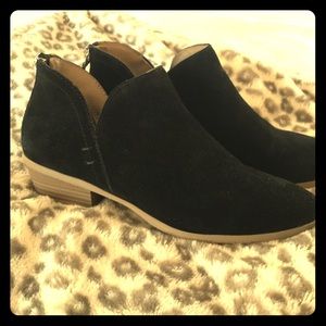 Kenneth Cole Reaction booties